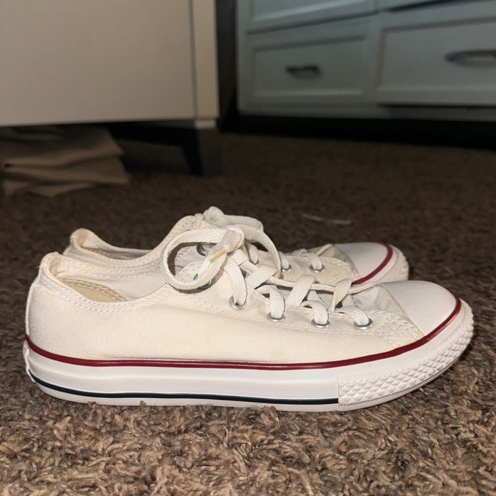EUC CONVERSE